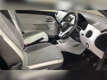 Used Volkswagen up! 2017 for sale - 76105806: Photo 2