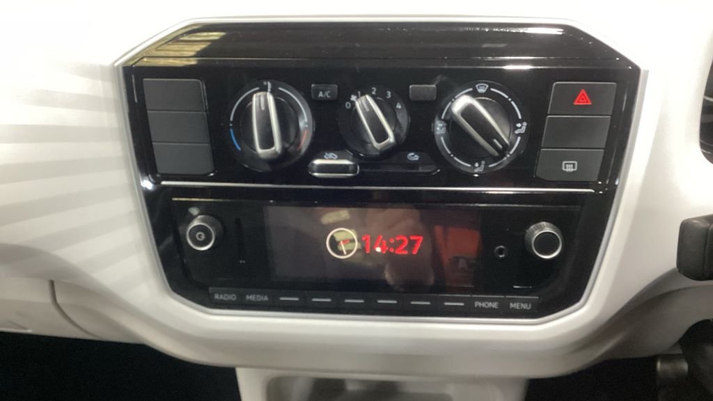 Used Volkswagen up! 2017 for sale - 76105806: Photo 3