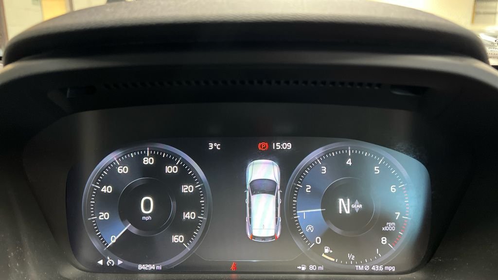 Used Volvo XC40 2019 for sale - 77188315: Photo 2