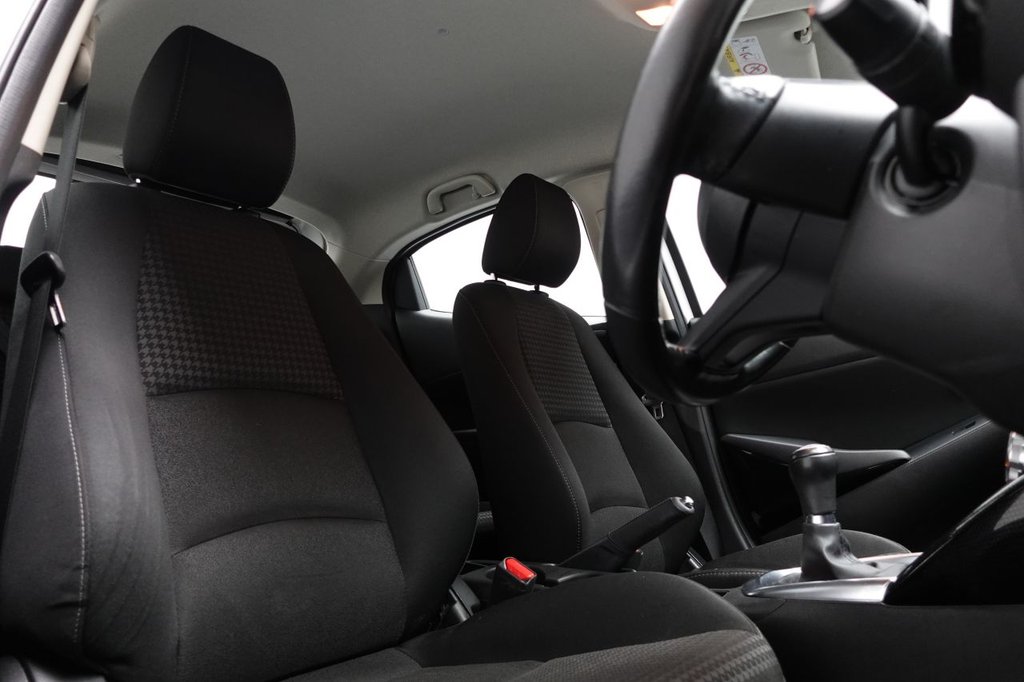 Used Mazda Mazda2 2019 for sale - 76740251: Photo 2