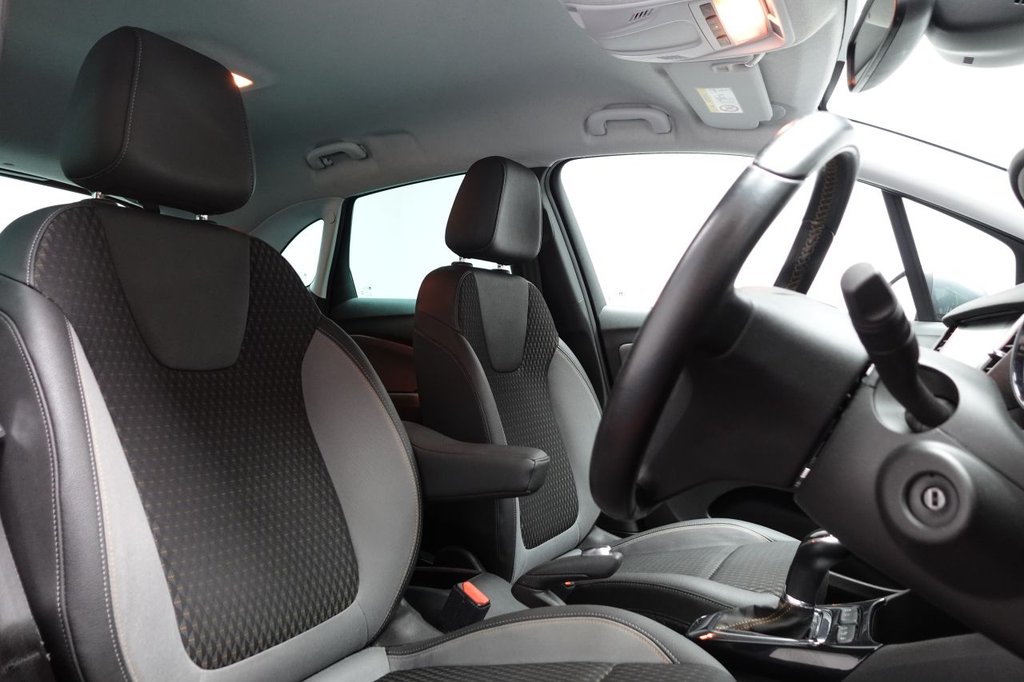 Used Vauxhall Crossland X 2018 for sale - 76385826: Photo 2