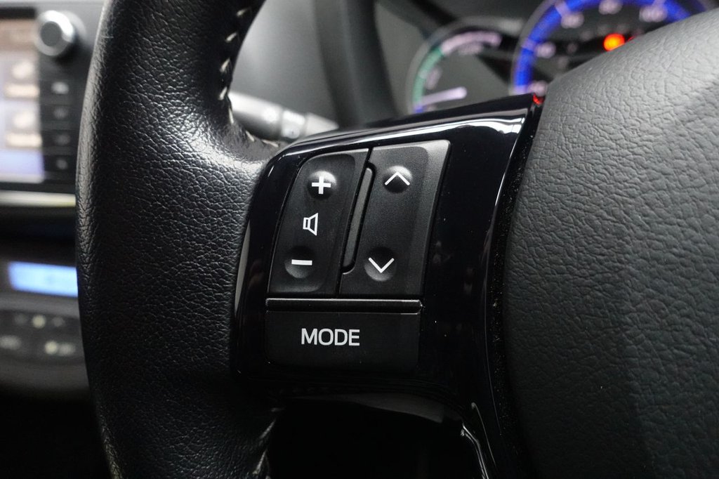 Used Toyota Yaris 2017 for sale - 77341836: Photo 35