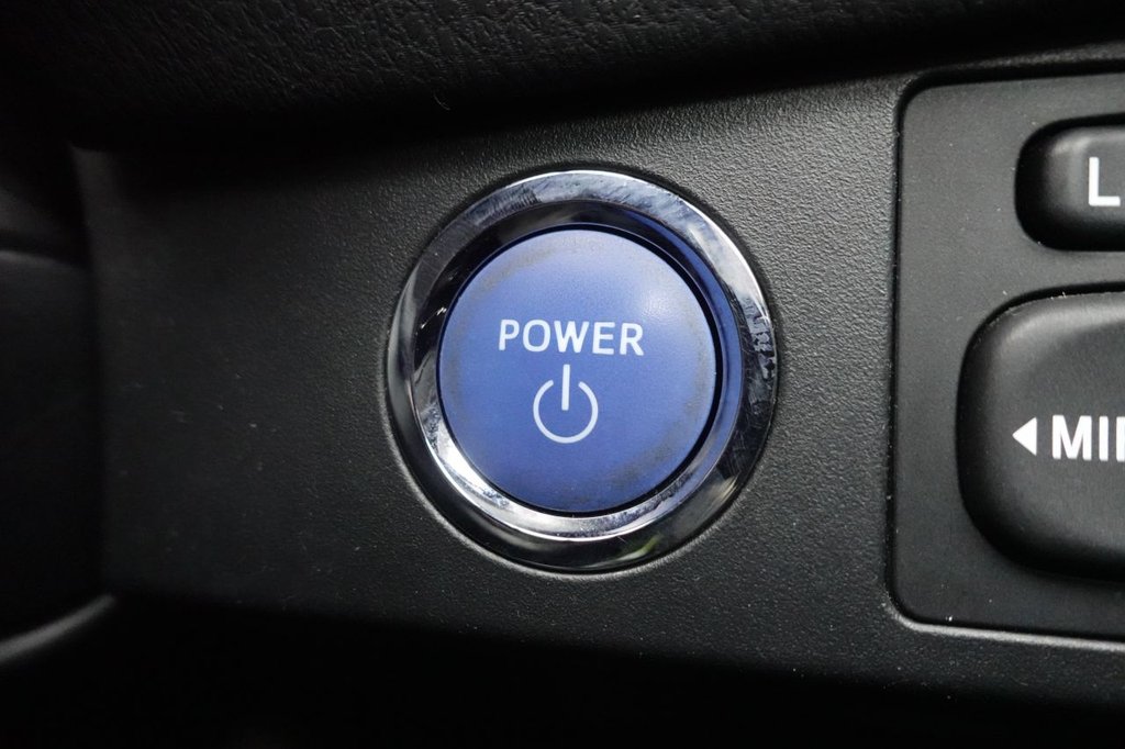 Used Toyota Yaris 2017 for sale - 77341836: Photo 41