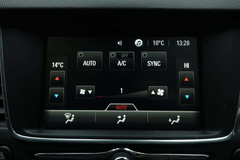 Used Vauxhall Crossland X 2018 for sale - 76883408: Photo 3