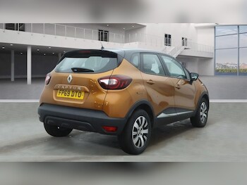 Used Renault Captur 2019 for sale - 77655488: Photo