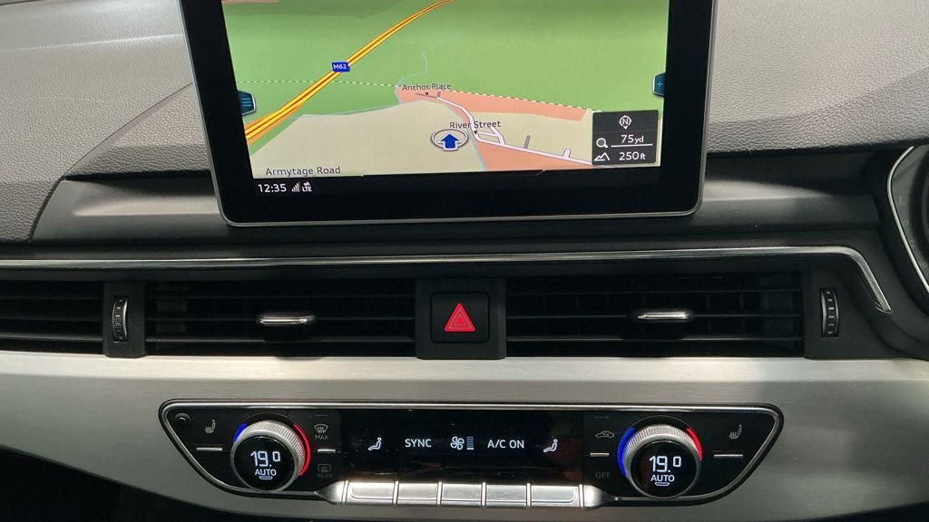 Used Audi A4 2018 for sale - 77880215: Photo 2