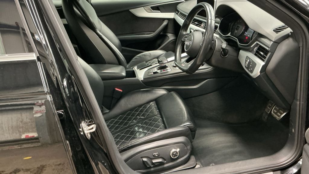 Used Audi A4 2018 for sale - 77880215: Photo 3