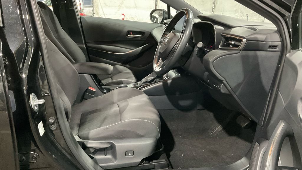 Used Toyota Corolla 2021 for sale - 77026962: Photo 2