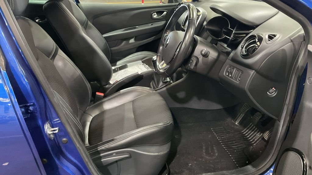 Used Renault Clio 2019 for sale - 76509908: Photo 2