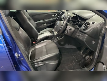 Used Renault Clio 2019 for sale - 76509908: Photo