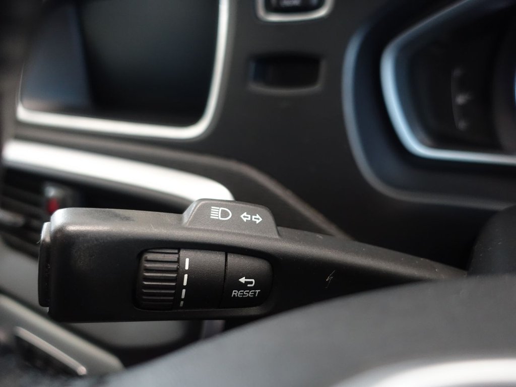 Used Volvo V40 2018 for sale - 77026984: Photo 30