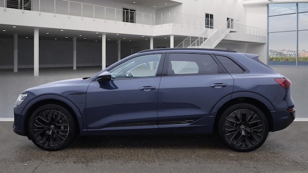 Used Audi Q8 2023 for sale - 76323082: Photo 11