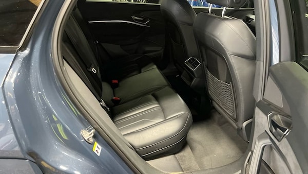 Used Audi Q8 2023 for sale - 76323082: Photo 12
