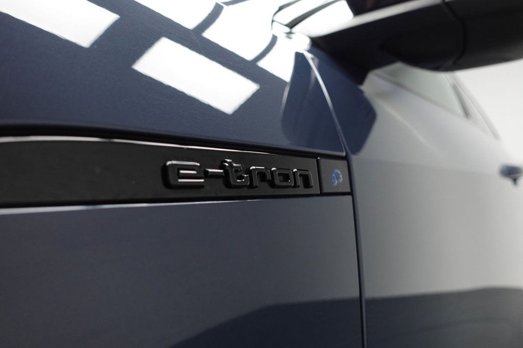 Used Audi Q8 e-tron 2023 for sale - 76323082: Photo 15