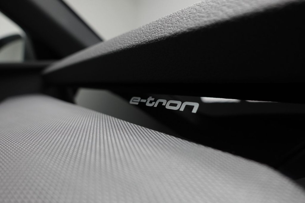 Used Audi Q8 e-tron 2023 for sale - 76323082: Photo 29