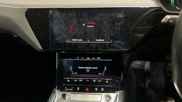 Used Audi Q8 2023 for sale - 76323082: Photo 3