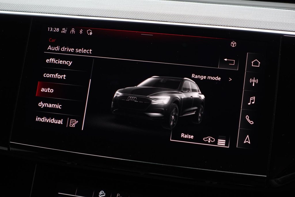 Used Audi Q8 e-tron 2023 for sale - 76323082: Photo 42