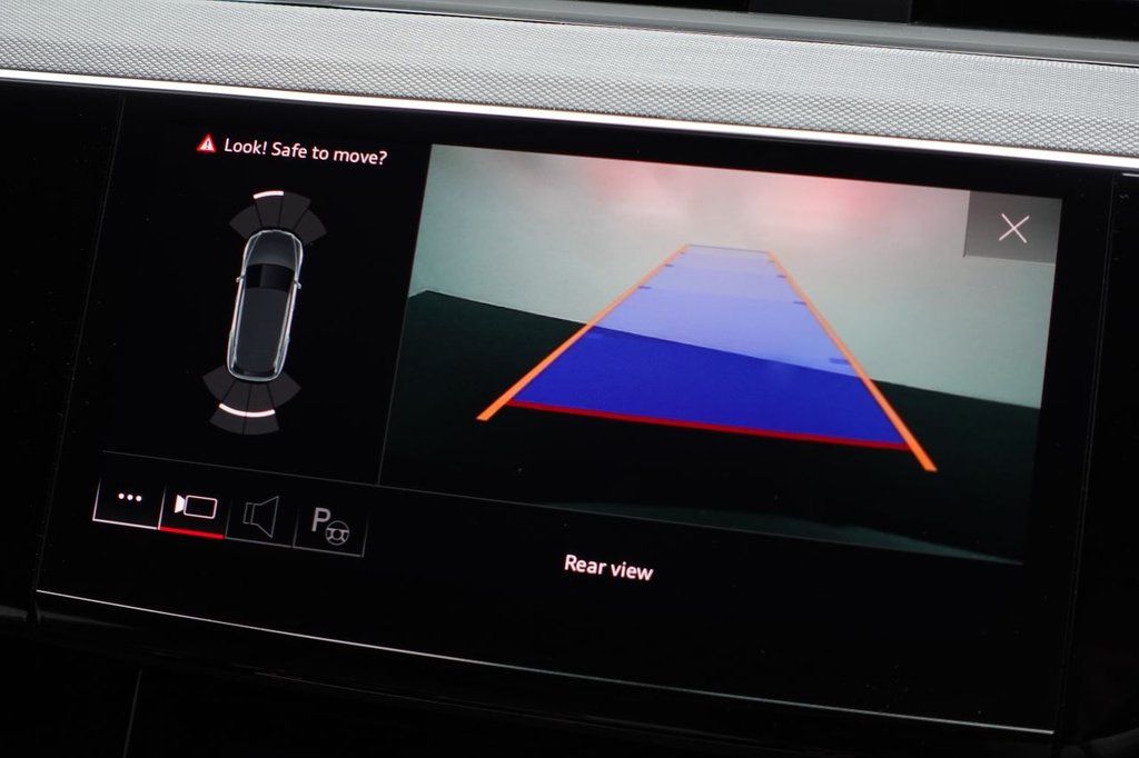 Used Audi Q8 e-tron 2023 for sale - 76323082: Photo 46