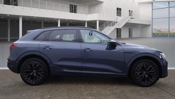 Used Audi Q8 2023 for sale - 76323082: Photo 9