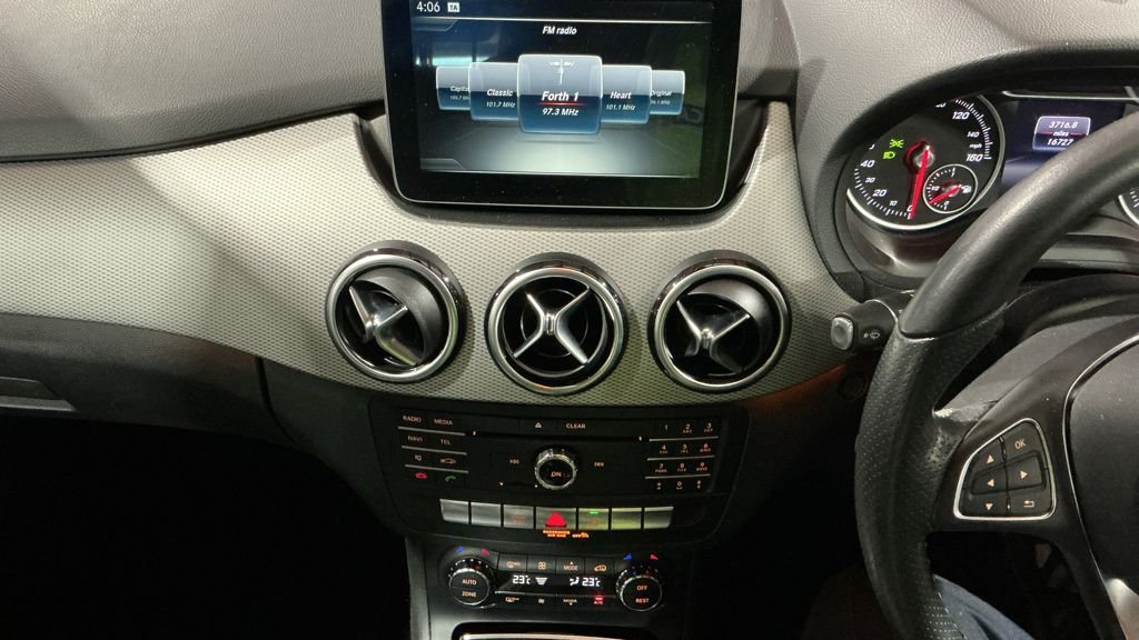 Used Mercedes-Benz B Class 2017 for sale - 77302724: Photo 2