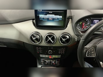 Used Mercedes-Benz B Class 2017 for sale - 77302724: Photo