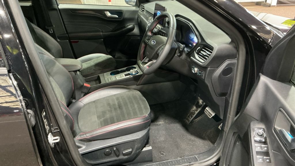 Used Ford Kuga 2023 for sale - 77037863: Photo 2