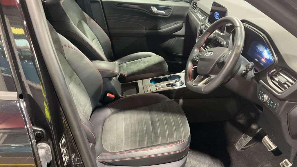 Used Ford Kuga 2021 for sale - 76496504: Photo 2