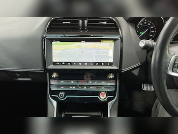 Used Jaguar XE 2019 for sale - 76430068: Photo