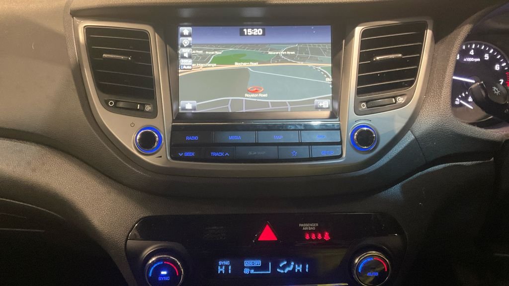 Used Hyundai TUCSON 2018 for sale - 77250702: Photo 2