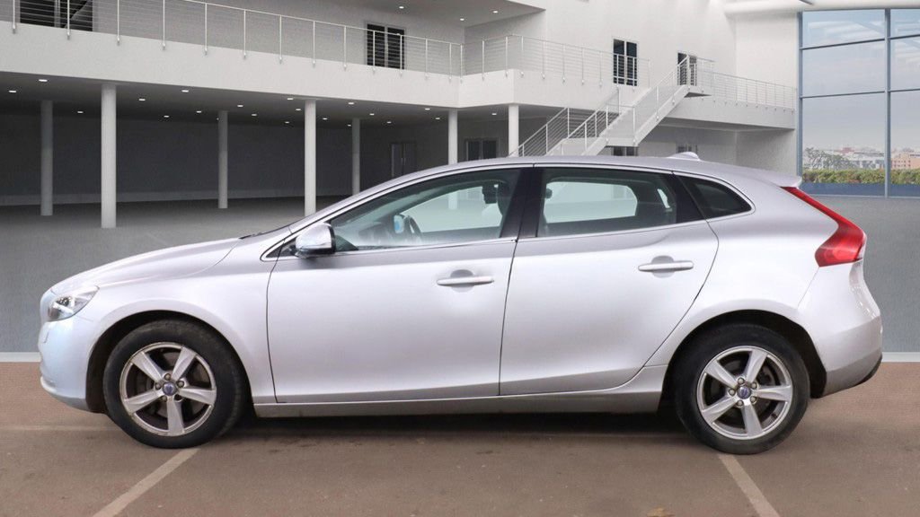 Used Volvo V40 2016 for sale - 76740271: Photo 11