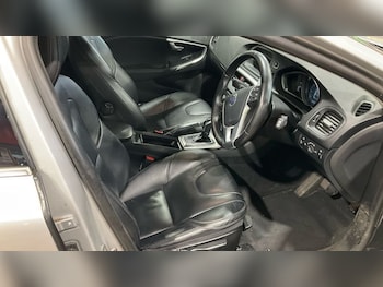 Used Volvo V40 2016 for sale - 76740271: Photo