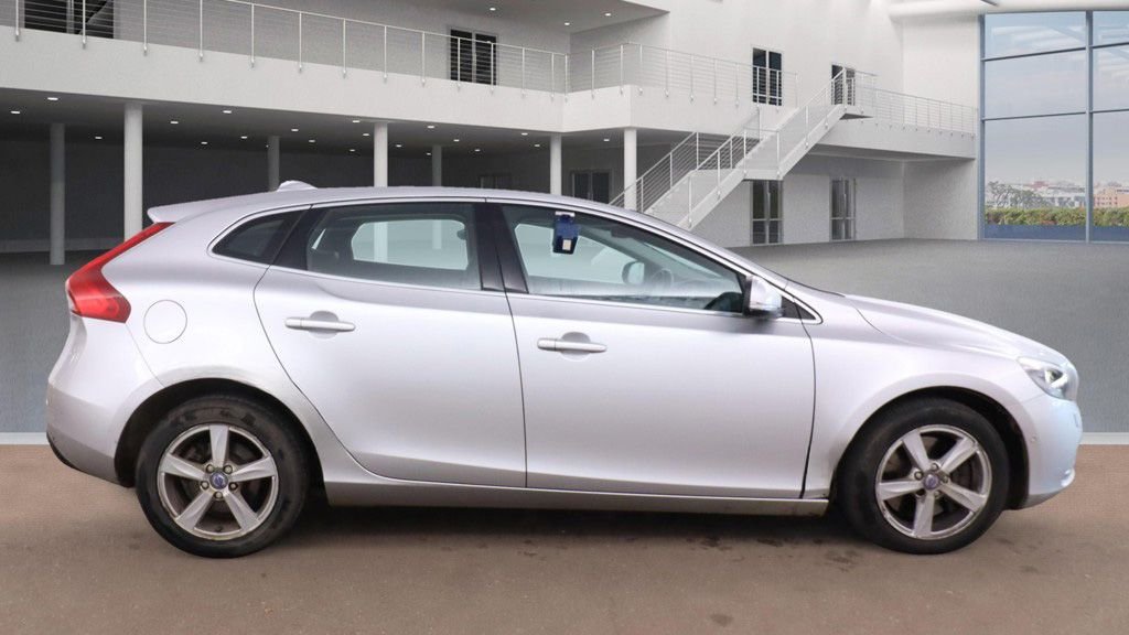 Used Volvo V40 2016 for sale - 76740271: Photo 9
