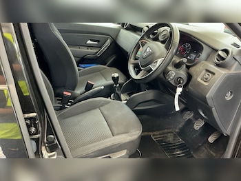 Used Dacia Duster 2021 for sale - 76172933: Photo 2