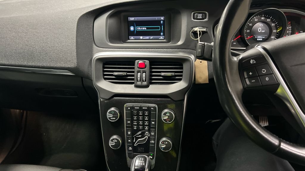 Used Volvo V40 2019 for sale - 76973870: Photo 3