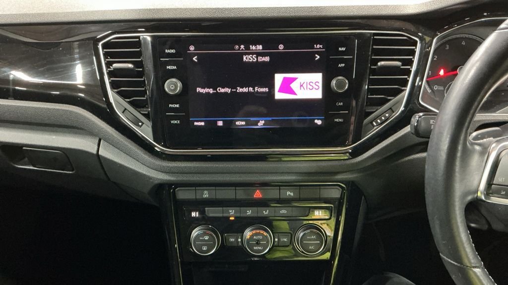 Used Volkswagen T-Roc 2022 for sale - 77227401: Photo 2