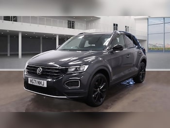 Used Volkswagen T-Roc 2022 for sale - 77227401: Photo