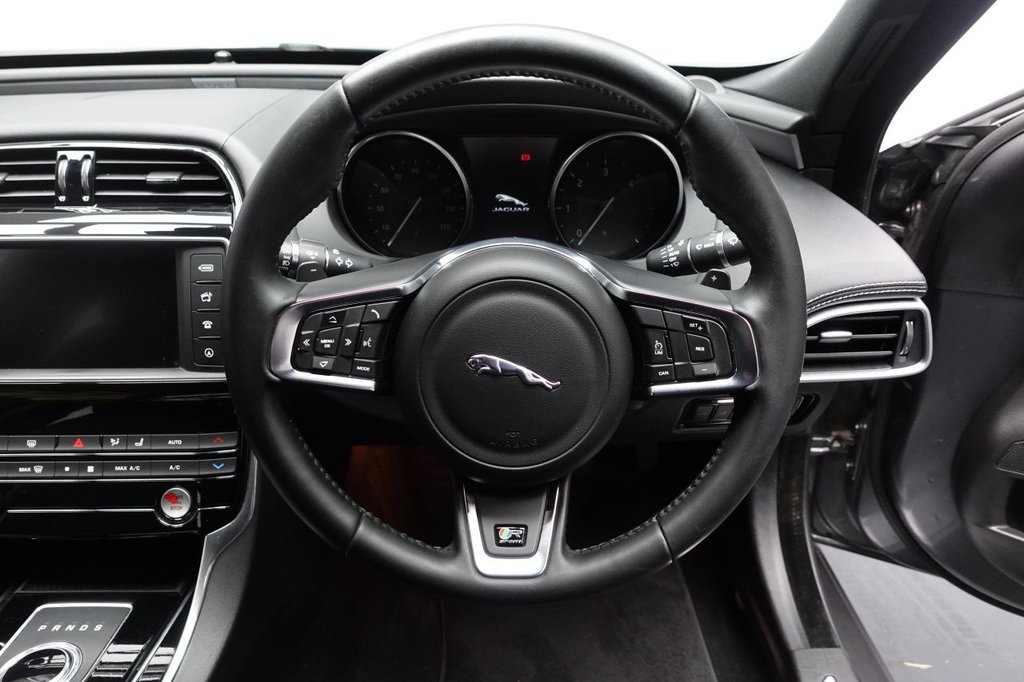 Used Jaguar XE 2016 for sale - 77110764: Photo 21