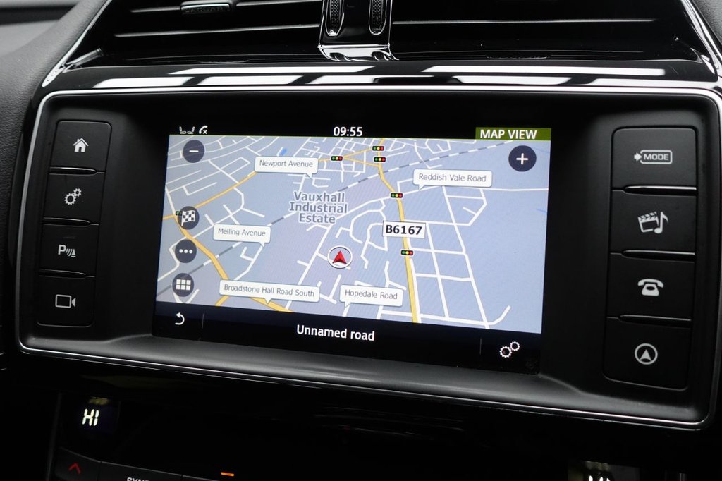 Used Jaguar XE 2016 for sale - 77110764: Photo 3