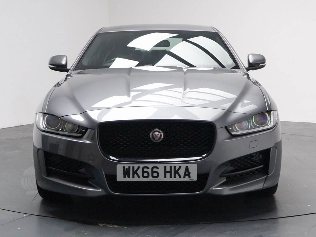 Used Jaguar XE 2016 for sale - 77110764: Photo 5