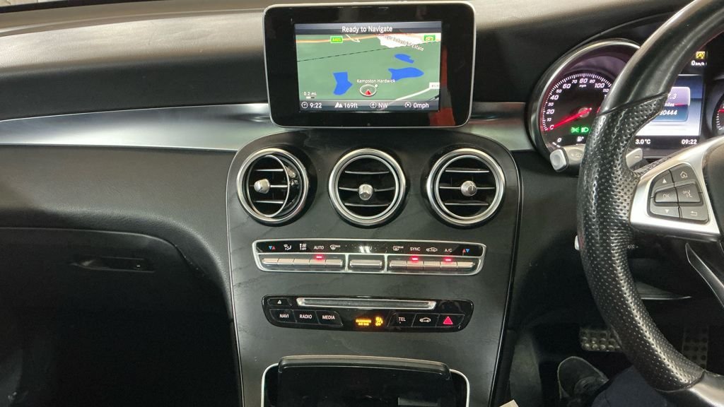 Used Mercedes-Benz GLC 2018 for sale - 77153666: Photo 2