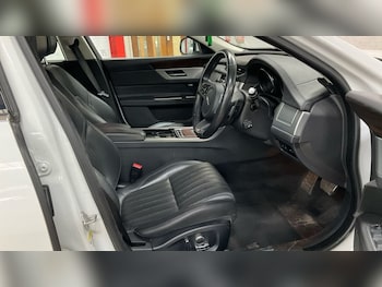 Used Jaguar XF 2018 for sale - 78241321: Photo