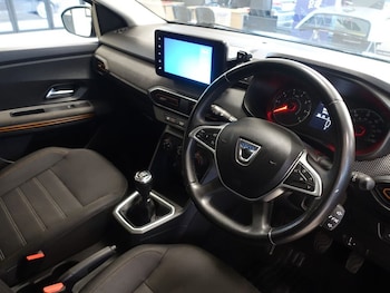 Used Dacia Sandero Stepway 2022 for sale - 77027113: Photo