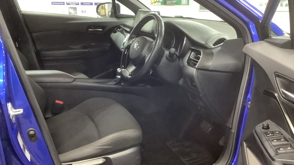 Used Toyota C-HR 2019 for sale - 77384131: Photo 3