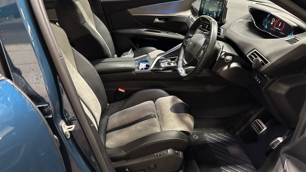 Used Peugeot 3008 2021 for sale - 77007462: Photo 2