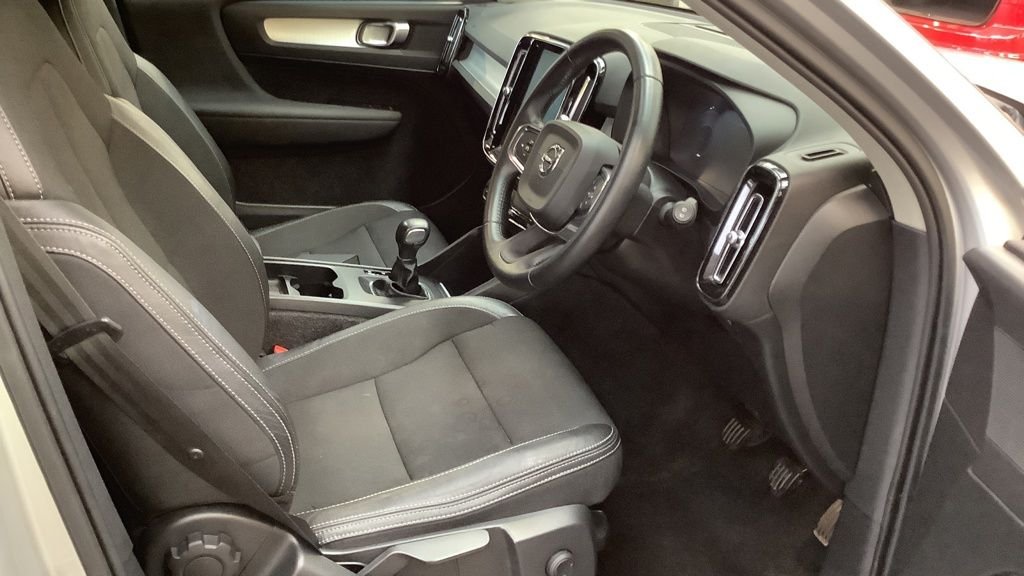 Used Volvo XC40 2018 for sale - 76570517: Photo 2