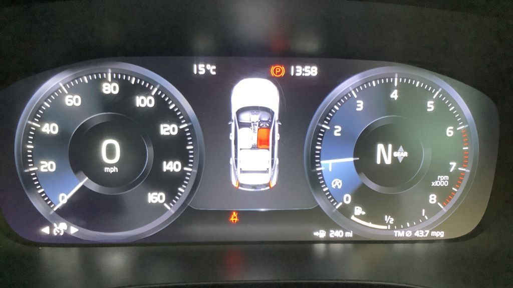 Used Volvo XC40 2018 for sale - 76570517: Photo 3