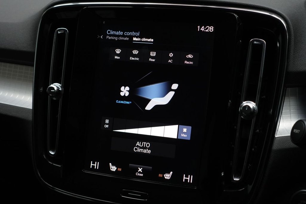 Used Volvo XC40 2018 for sale - 76570517: Photo 32