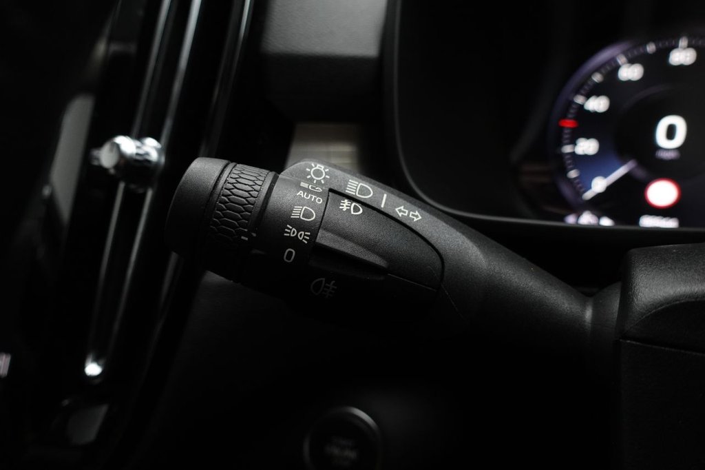 Used Volvo XC40 2018 for sale - 76570517: Photo 40