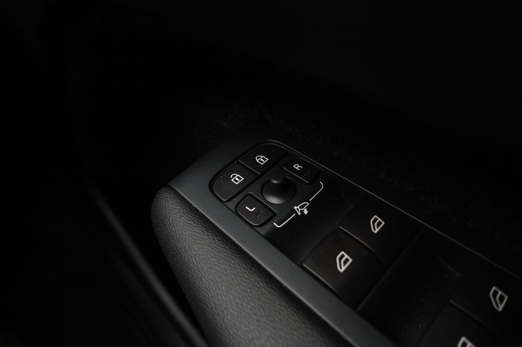 Used Volvo XC40 2018 for sale - 76570517: Photo 44