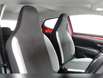 Used Toyota AYGO 2018 for sale - 79584331: Photo